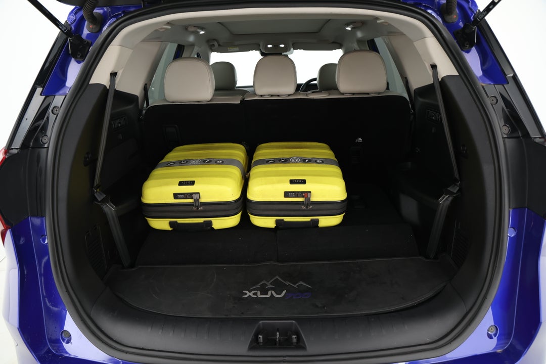 2023 Mahindra Xuv700 Ax7l, Automatic, 46424 km, Boot Inside View with Luggage