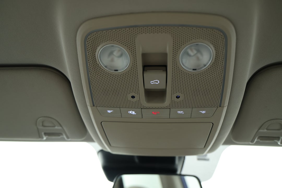 2023 Mahindra Xuv700 Ax7l, Automatic, 46424 km, On-Roof Controls/Sunglass holder