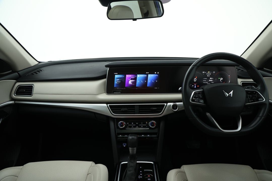 2023 Mahindra Xuv700 Ax7l, Automatic, 46424 km, Dashboard View