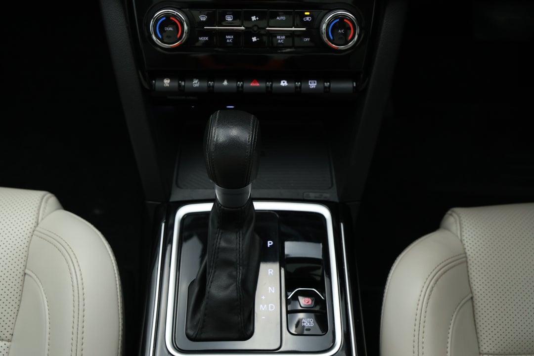 2023 Mahindra Xuv700 Ax7l, Automatic, 46424 km, Gear Lever 