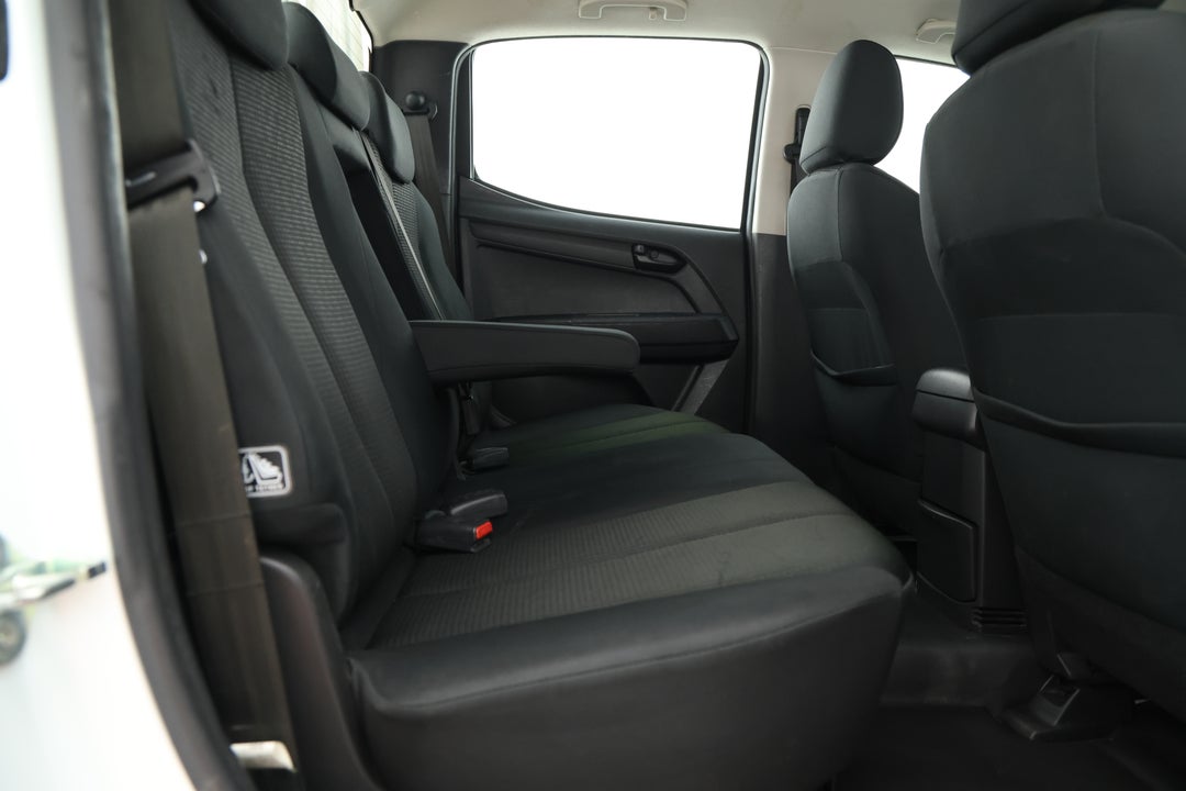 2019 Isuzu D-MAX Sx Hi-ride (4x2), Automatic, 141726 km, Right Side Rear Door Cabin View