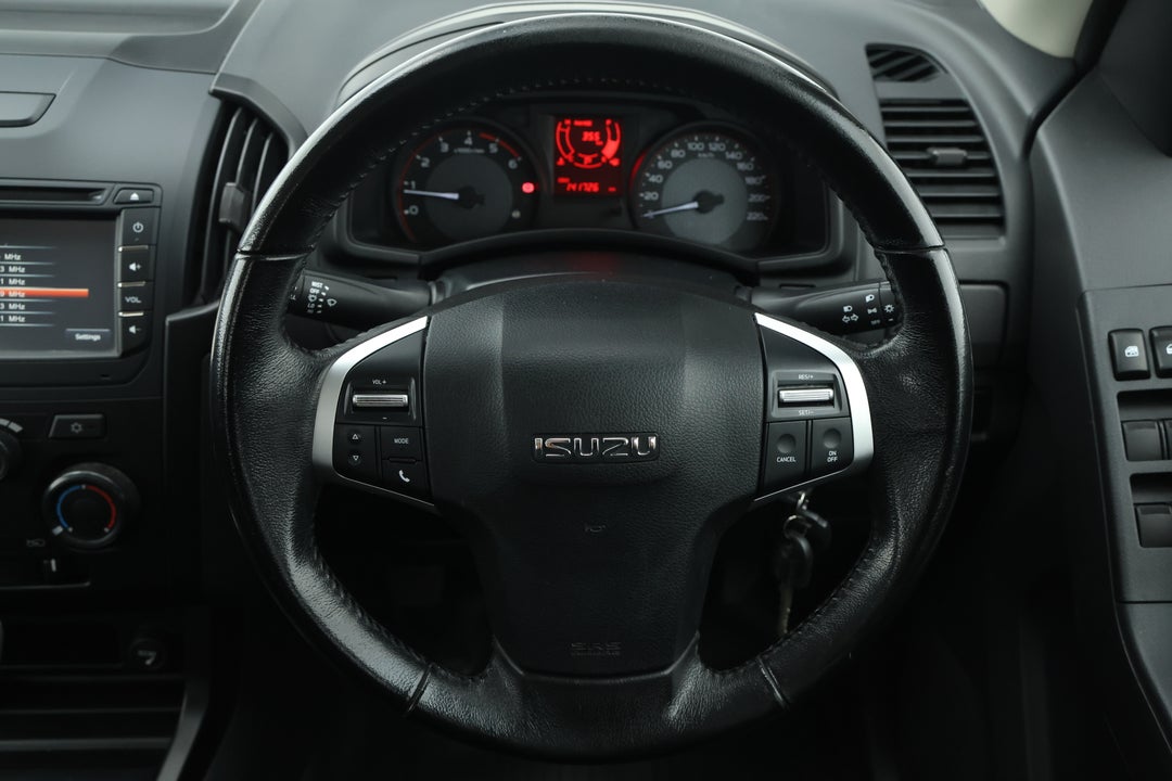 2019 Isuzu D-MAX Sx Hi-ride (4x2), Automatic, 141726 km, Steering Wheel Close-up