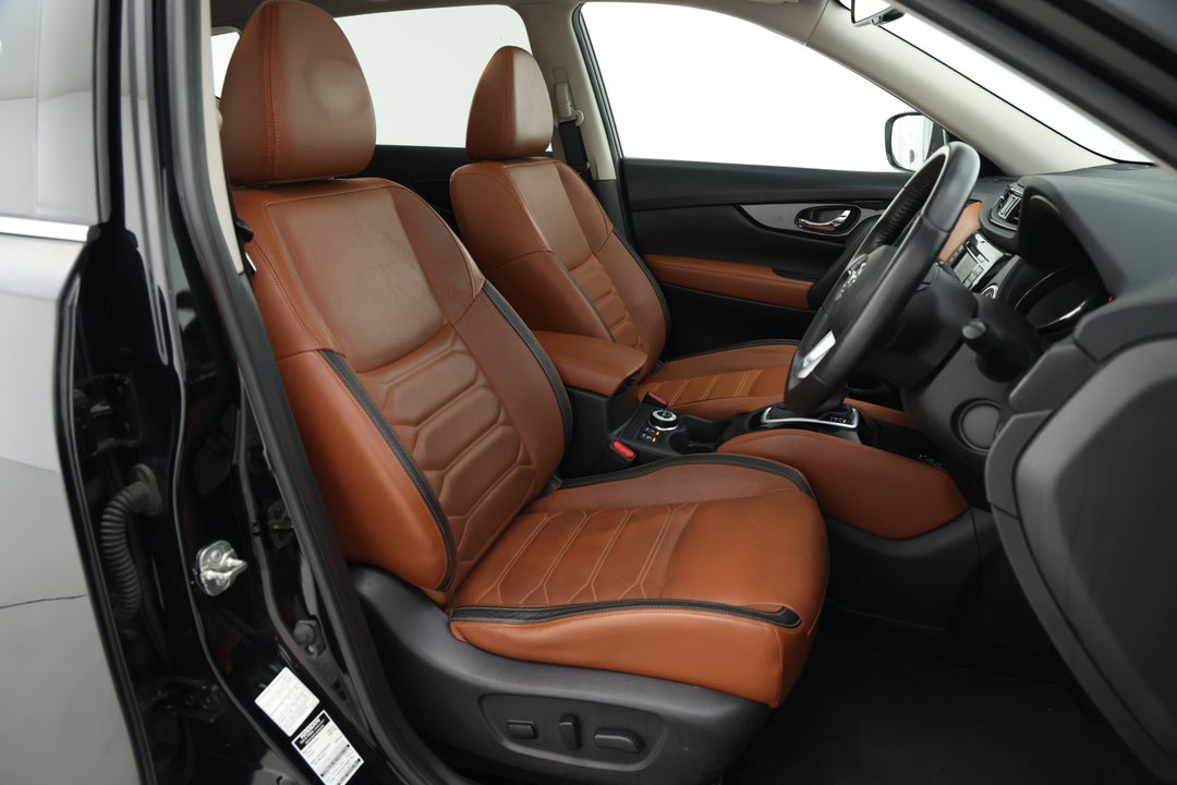 2019 Nissan X-trail Ti (4WD), Automatic, 94208 km, Right Side Front Door Cabin View