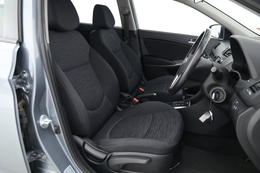 2018 Hyundai Accent Sport, Automatic, 45380 km, Right Side Front Door Cabin View