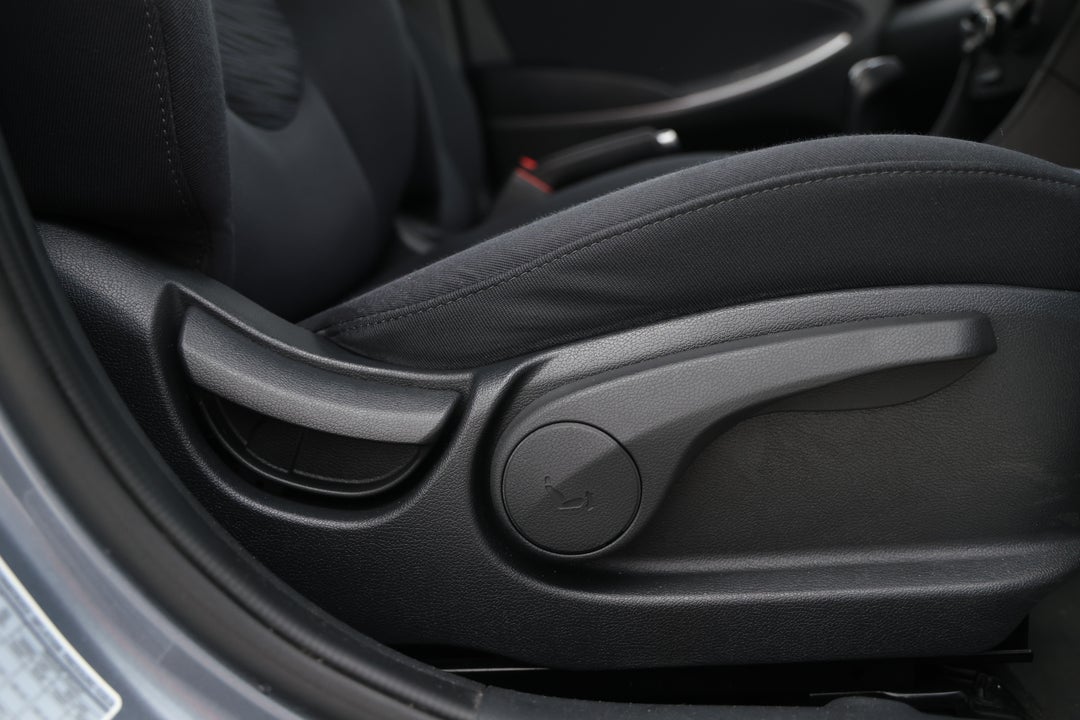 2018 Hyundai Accent Sport, Automatic, 45380 km, Drivers Side Adjustment Panel