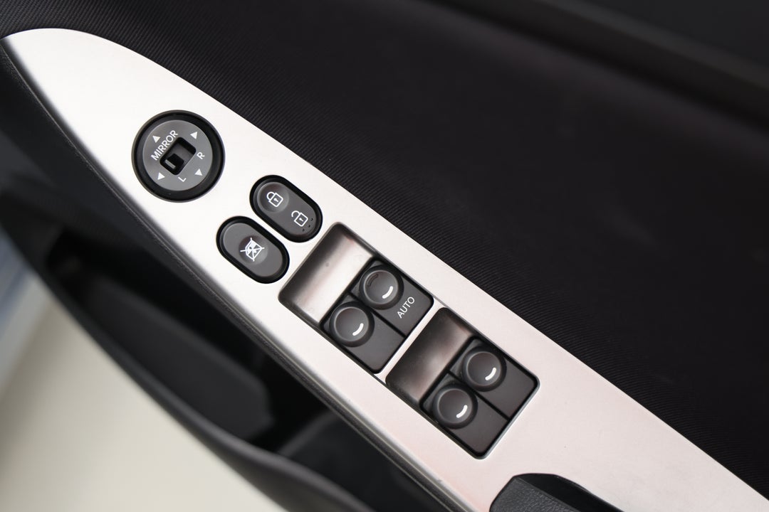 2018 Hyundai Accent Sport, Automatic, 45380 km, Drivers Side Door Panel Controls