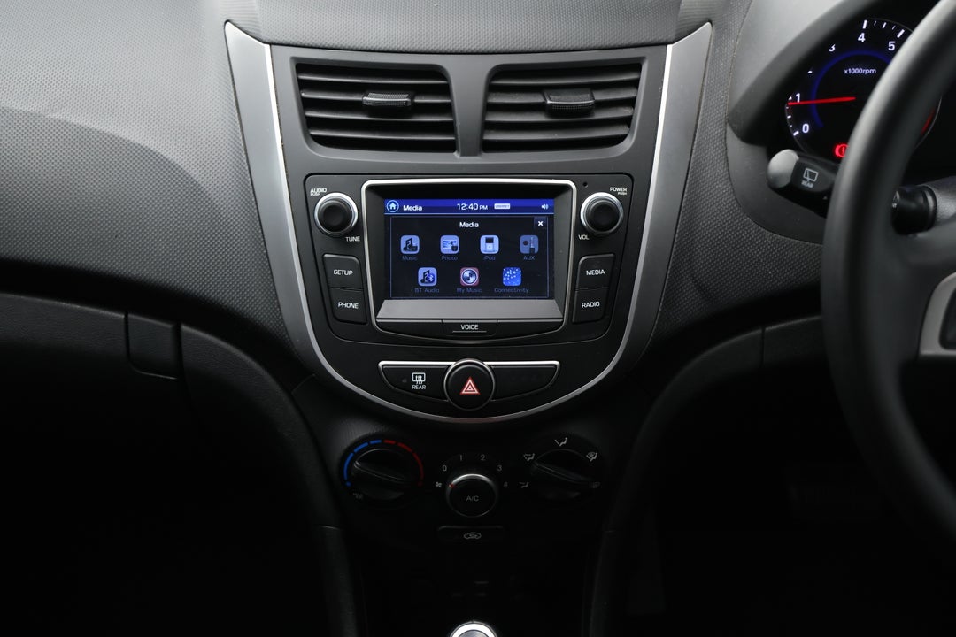 2018 Hyundai Accent Sport, Automatic, 90394 km, Center Console