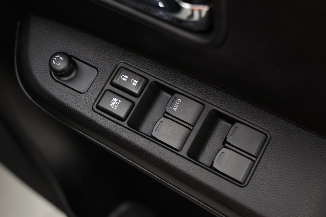 2022 Suzuki Ignis Gl, Automatic, 54466 km, Drivers Side Door Panel Controls
