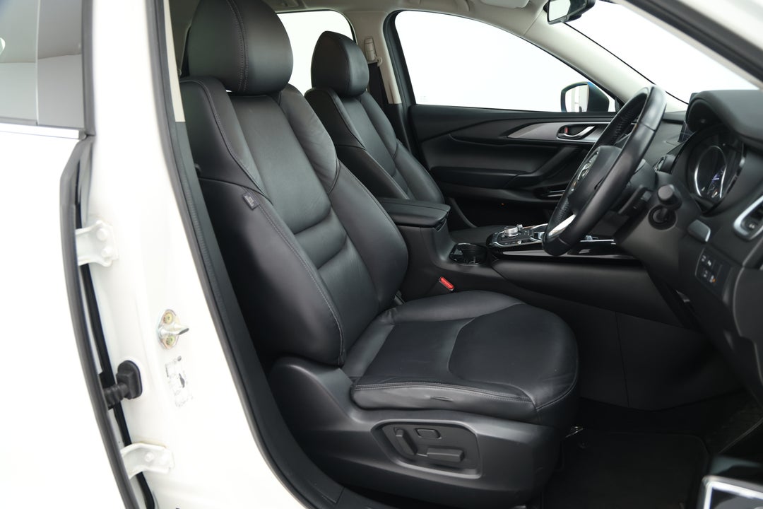 2022 Mazda CX-9 Touring (FWD), Automatic, 70854 km, Right Side Front Door Cabin View