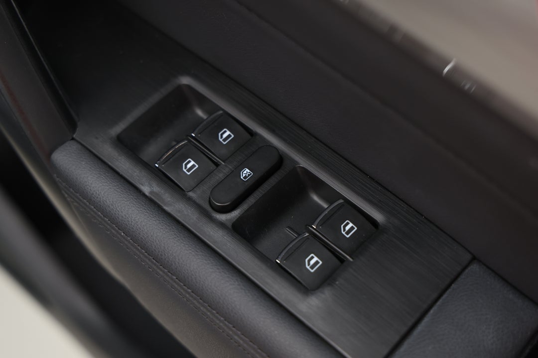 2020 Haval H2 Lux 2WD, Automatic, 80587 km, Drivers Side Door Panel Controls