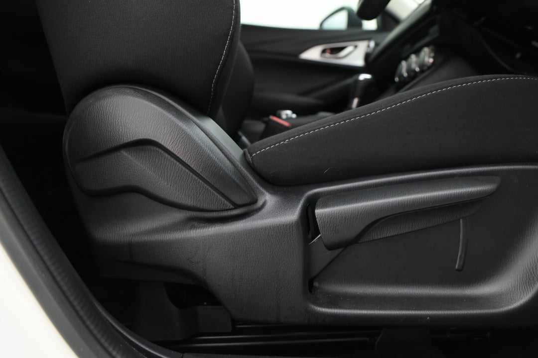 2020 Mazda CX-3 Maxx Sport (FWD), Automatic, 36808 km, Drivers Side Adjustment Panel