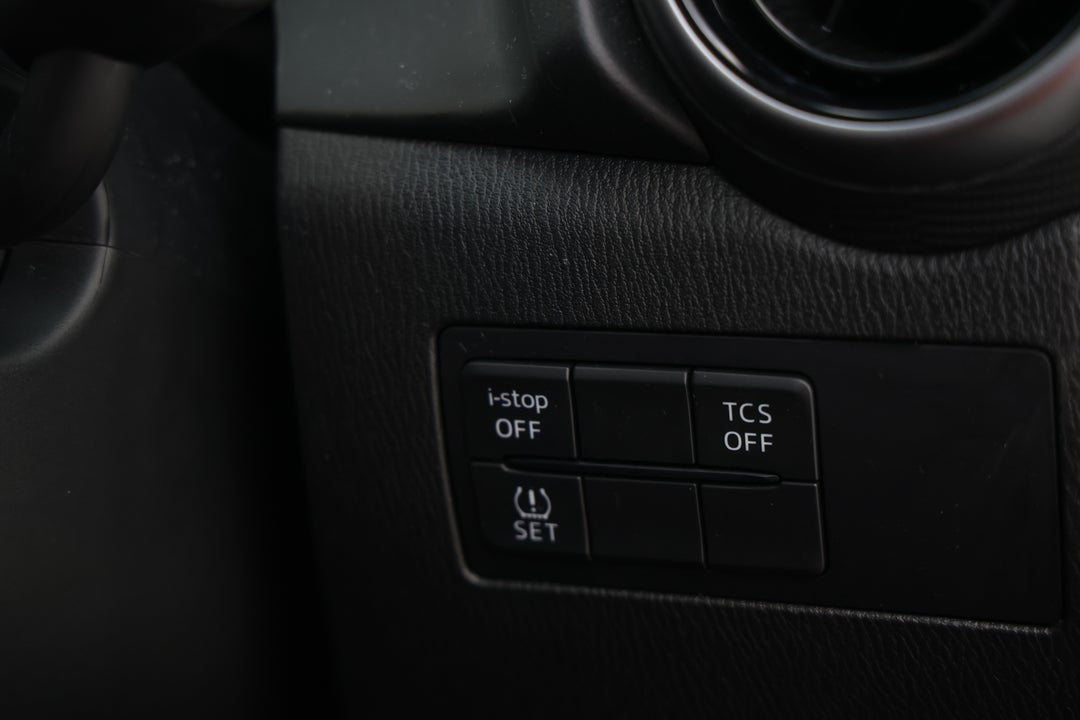 2020 Mazda CX-3 Maxx Sport (FWD), Automatic, 36808 km, Utility Switches/Buttons