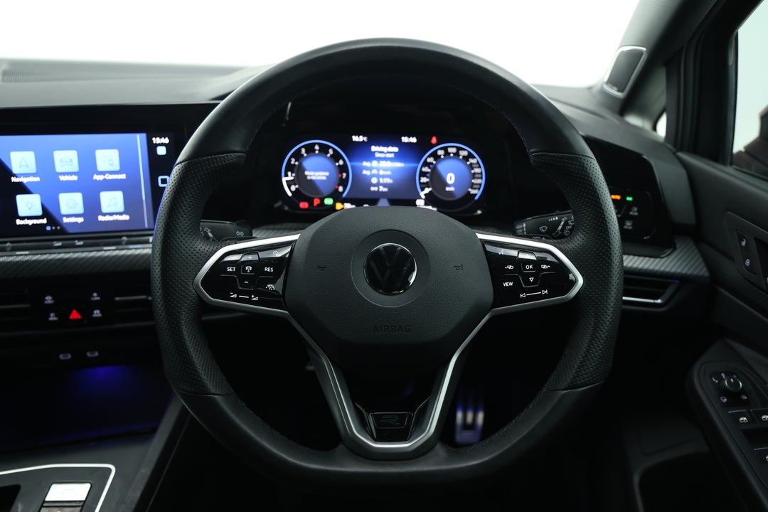 2021 Volkswagen Golf 110tsi R-line, Automatic, 43038 km, Steering Wheel Close-up