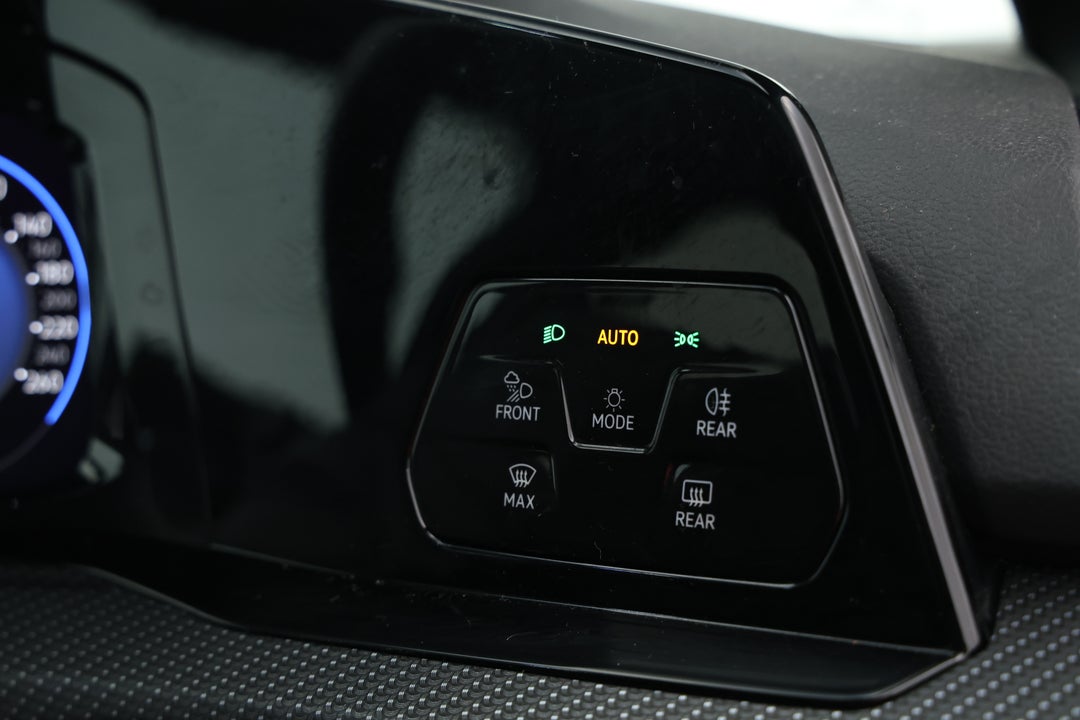 2021 Volkswagen Golf 110tsi R-line, Automatic, 43038 km, Utility Switches/Buttons