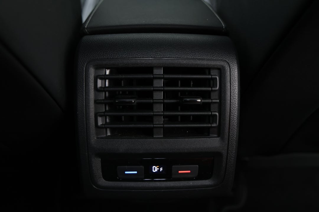 2021 Volkswagen Golf 110tsi R-line, Automatic, 43038 km, Rear A/C Vent