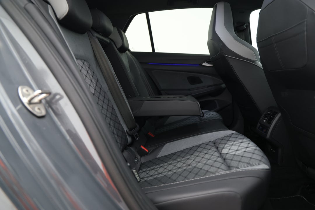 2021 Volkswagen Golf 110tsi R-line, Automatic, 43038 km, Right Side Rear Door Cabin View