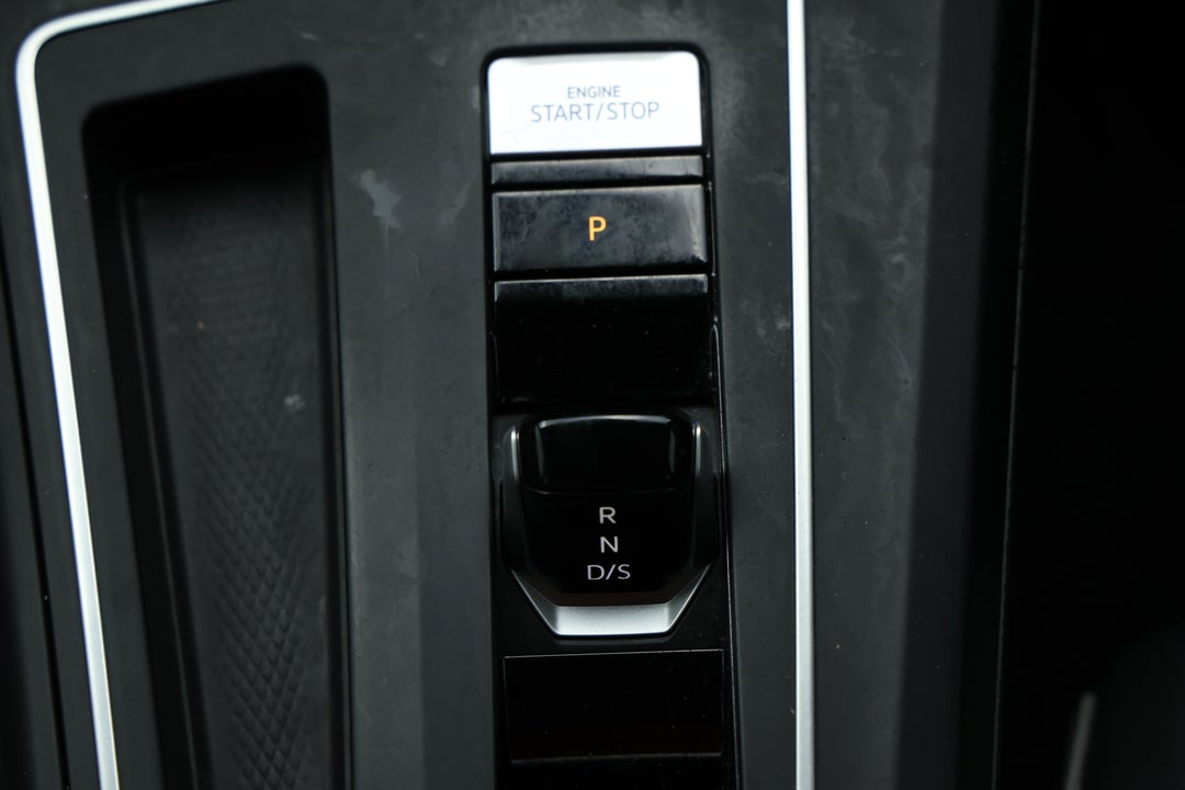 2021 Volkswagen Golf 110tsi R-line, Automatic, 43038 km, Gear Lever 