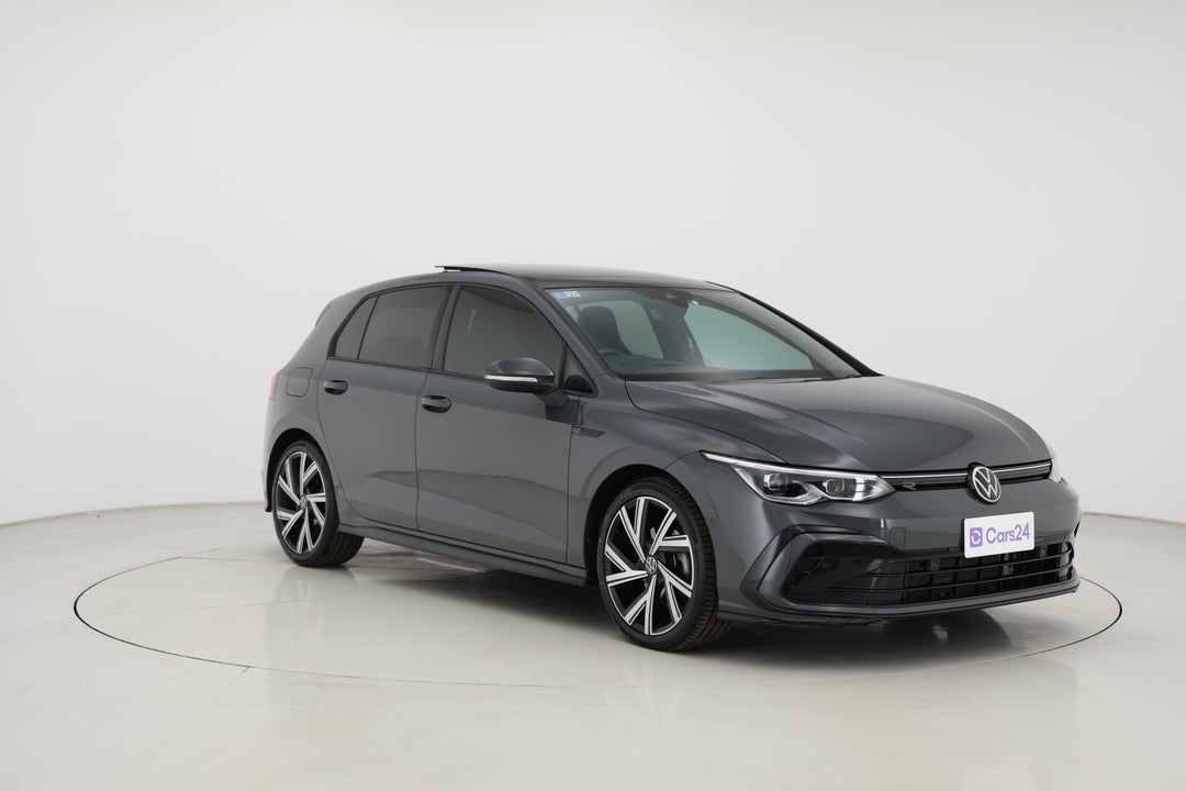 2021 Volkswagen Golf 110tsi R-line, Automatic, 43038 km, Right Front Diagonal (45- Degree) View