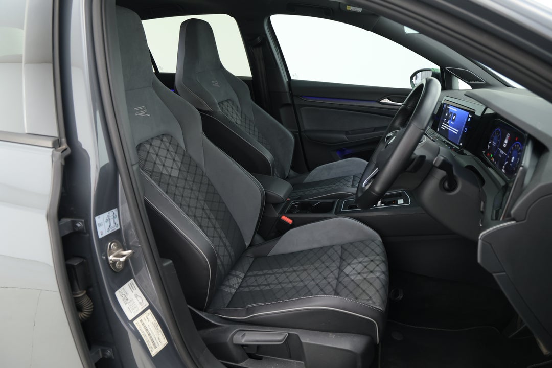 2021 Volkswagen Golf 110tsi R-line, Automatic, 43038 km, Right Side Front Door Cabin View