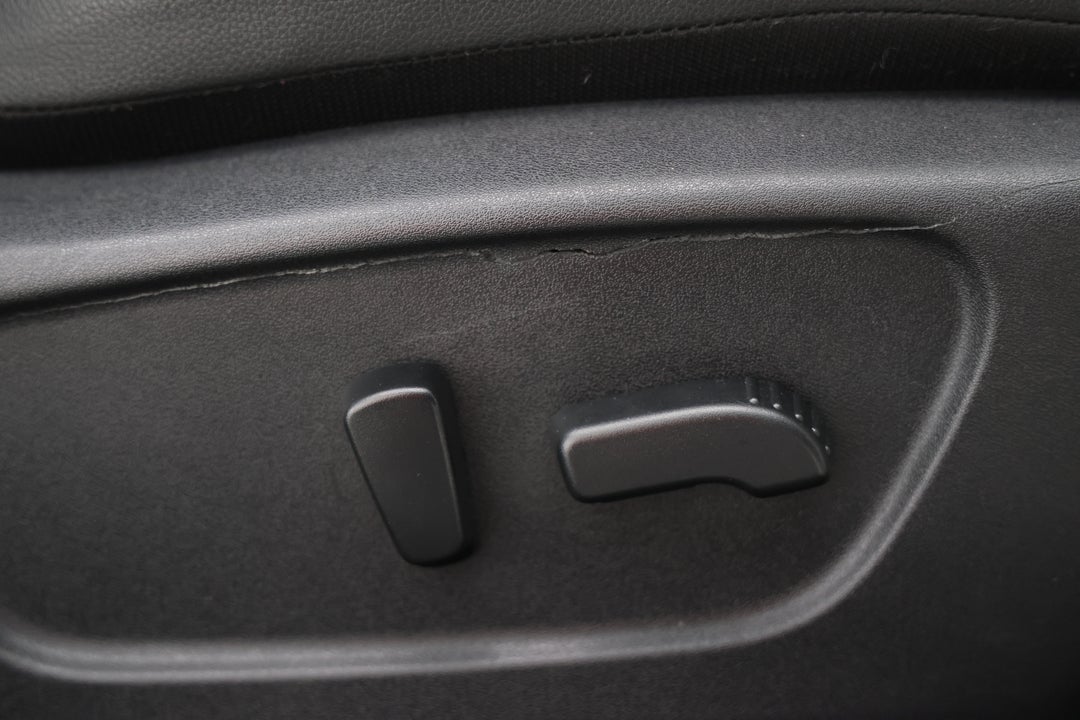 2019 Nissan Qashqai St-l, Automatic, 103935 km, Miscellaneous Interior Broken