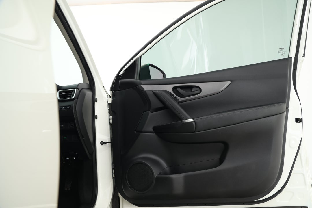 2019 Nissan Qashqai St-l, Automatic, 103935 km, Speaker View