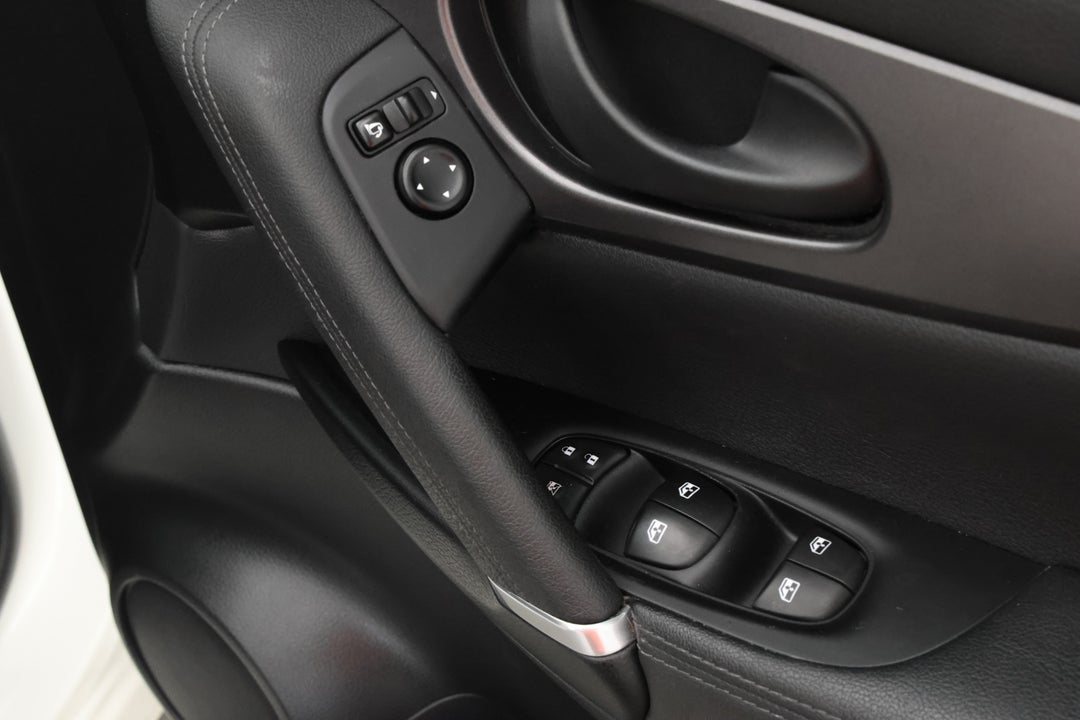 2019 Nissan Qashqai St-l, Automatic, 103935 km, Drivers Side Door Panel Controls