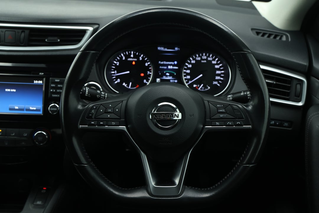 2019 Nissan Qashqai St-l, Automatic, 103935 km, Steering Wheel Close-up