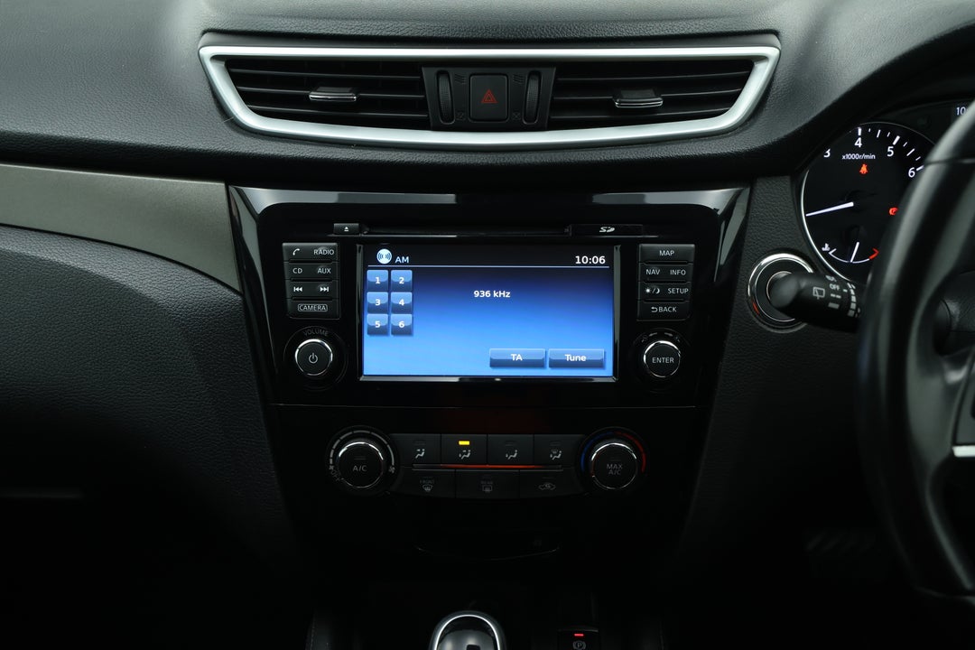 2019 Nissan Qashqai St-l, Automatic, 103935 km, Center Console