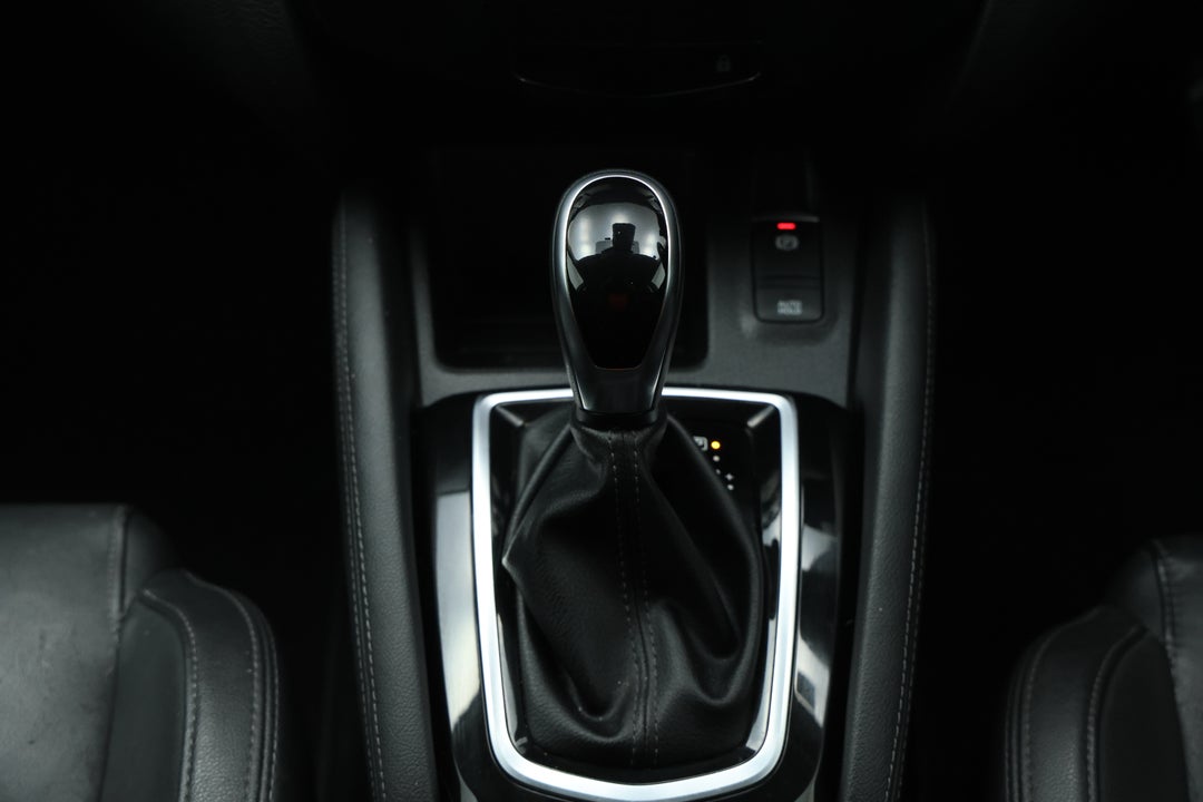 2019 Nissan Qashqai St-l, Automatic, 103935 km, Gear Lever 