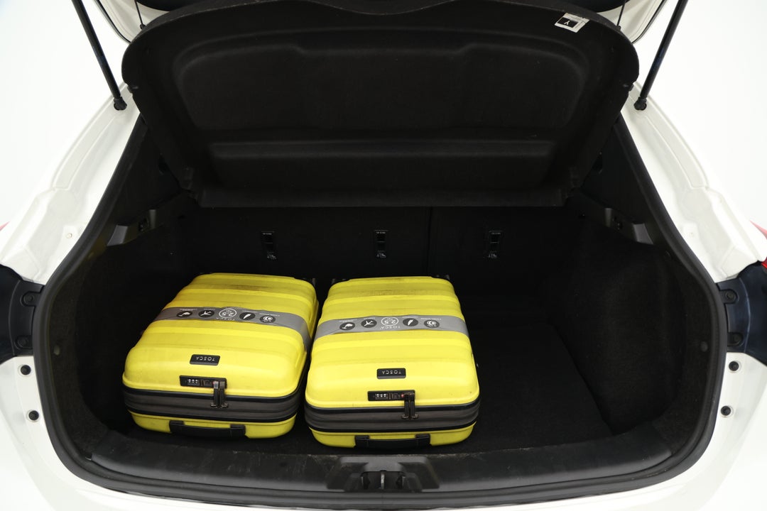 2019 Nissan Qashqai St-l, Automatic, 103935 km, Boot Inside View with Luggage