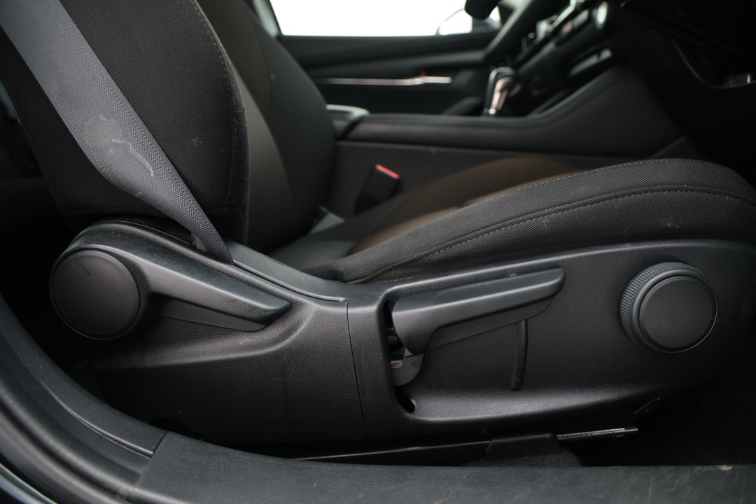 2021 Mazda 3 G20 Evolve, Automatic, 89081 km, Drivers Side Adjustment Panel