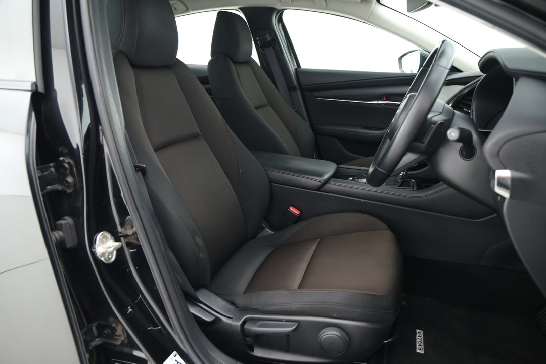 2021 Mazda 3 G20 Evolve, Automatic, 89081 km, Right Side Front Door Cabin View