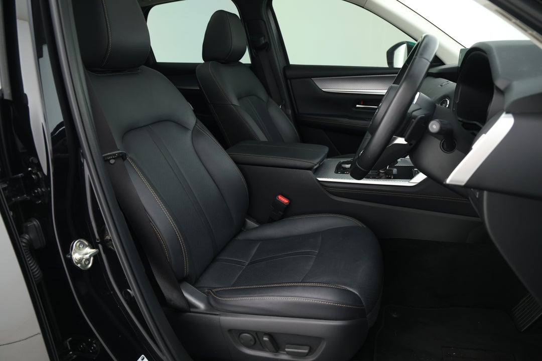 2024 Mazda Cx-60 G40e Gt Hybrid, Automatic, 22457 km, Right Side Front Door Cabin View