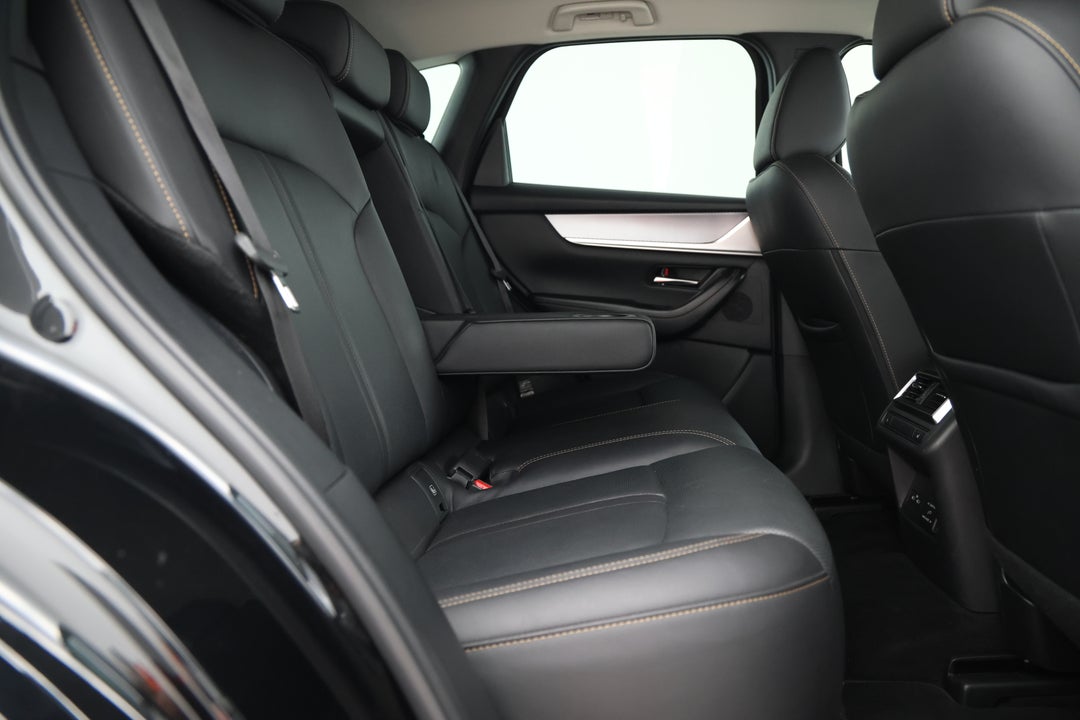 2024 Mazda Cx-60 G40e Gt Hybrid, Automatic, 22457 km, Right Side Rear Door Cabin View
