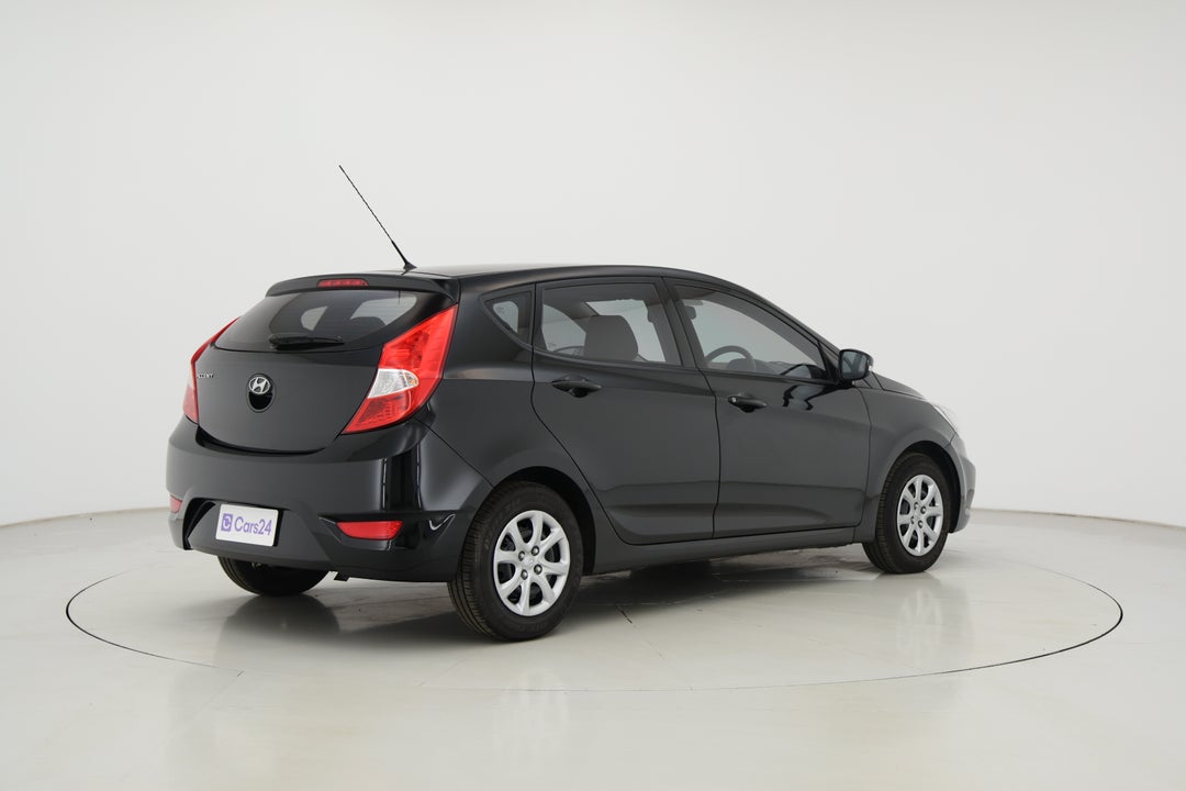 2014 Hyundai Accent Active, Automatic, 109379 km, Right Back Diagonal (45- Degree) View