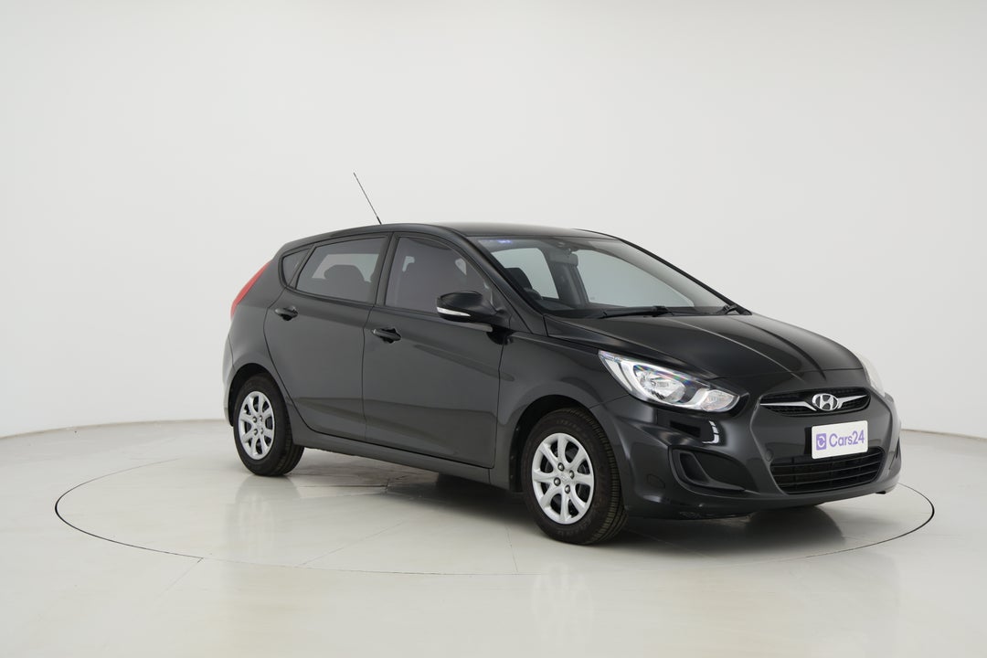2014 Hyundai Accent Active, Automatic, 109379 km, Right Front Diagonal (45- Degree) View