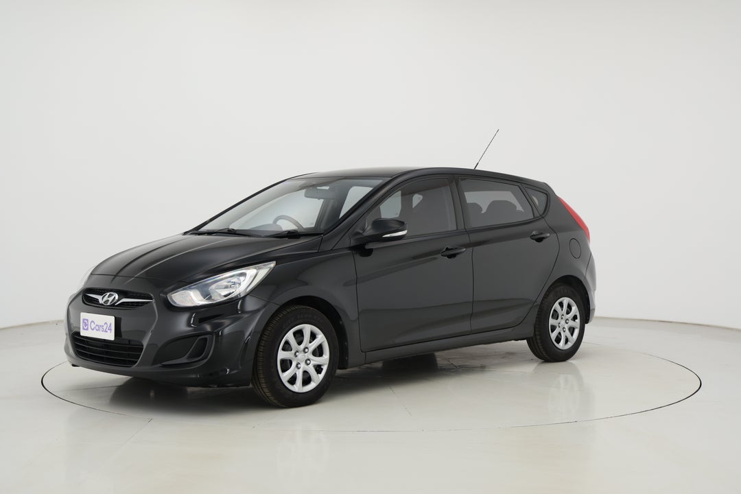 2014 Hyundai Accent Active, Automatic, 109379 km, Left Front Diagonal (45- Degree) View