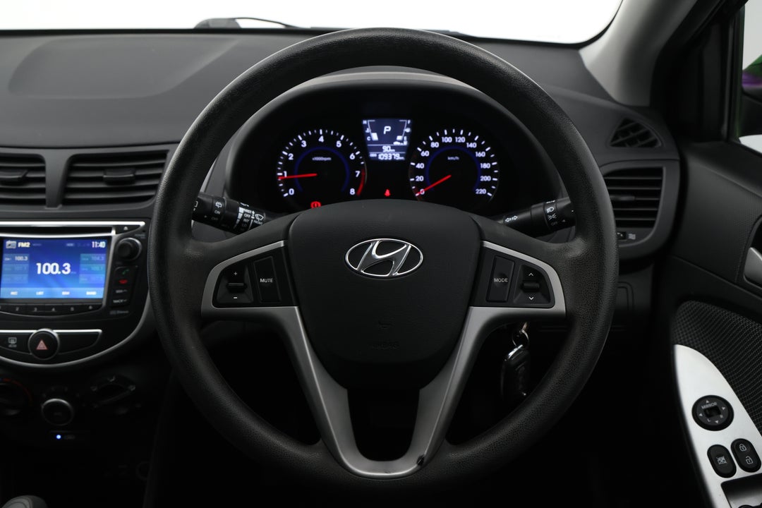 2014 Hyundai Accent Active, Automatic, 109379 km, Steering Wheel Close-up