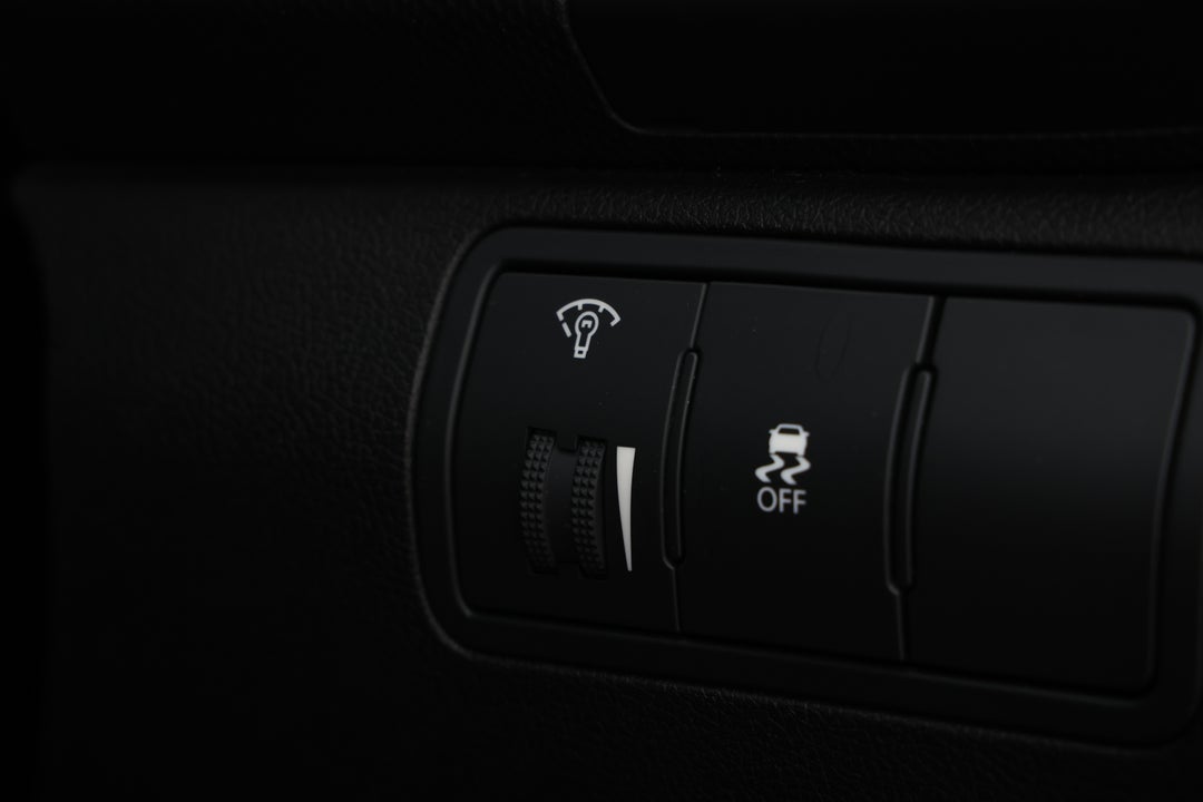 2014 Hyundai Accent Active, Automatic, 109379 km, Utility Switches/Buttons