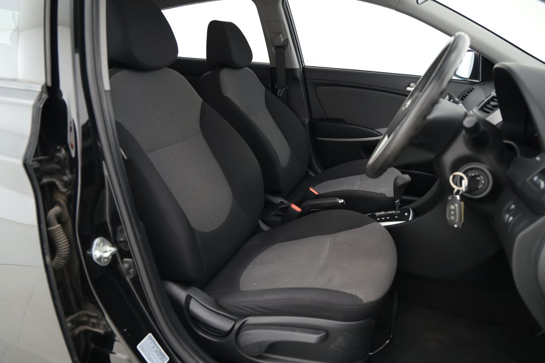 2014 Hyundai Accent Active, Automatic, 109379 km, Right Side Front Door Cabin View