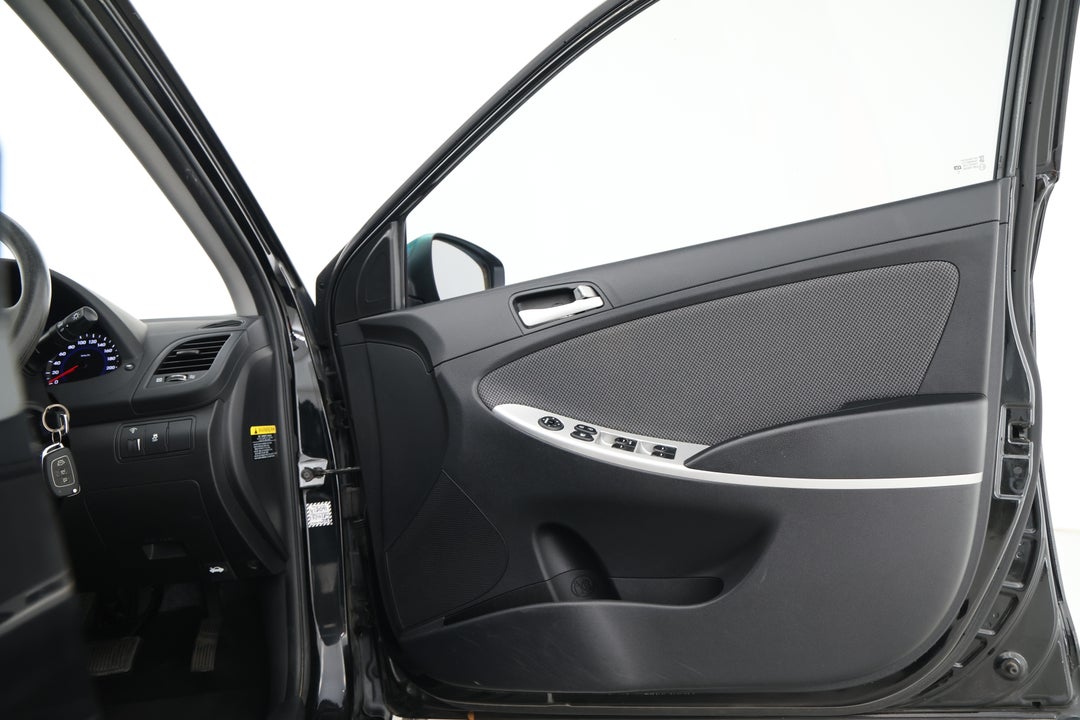 2014 Hyundai Accent Active, Automatic, 109379 km, Speaker View