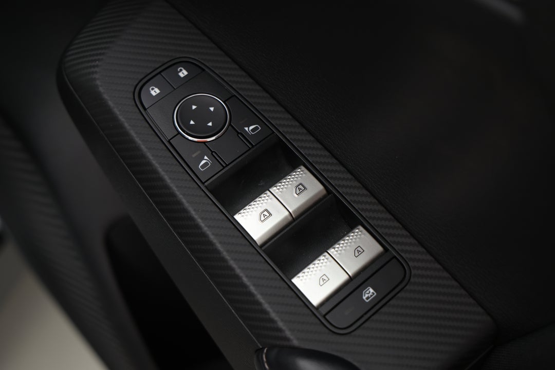 2024 Mitsubishi Outlander Es 7 Seat (2WD), Automatic, 27208 km, Drivers Side Door Panel Controls