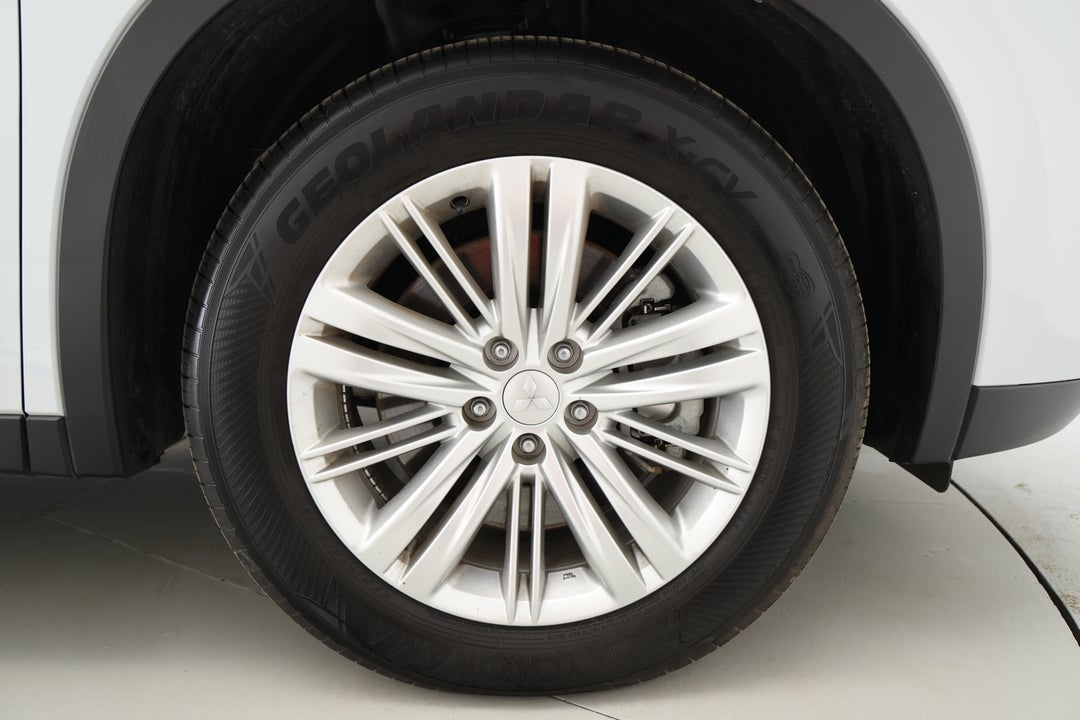 2024 Mitsubishi Outlander Es 7 Seat (2WD), Automatic, 27208 km, Right Front Wheel