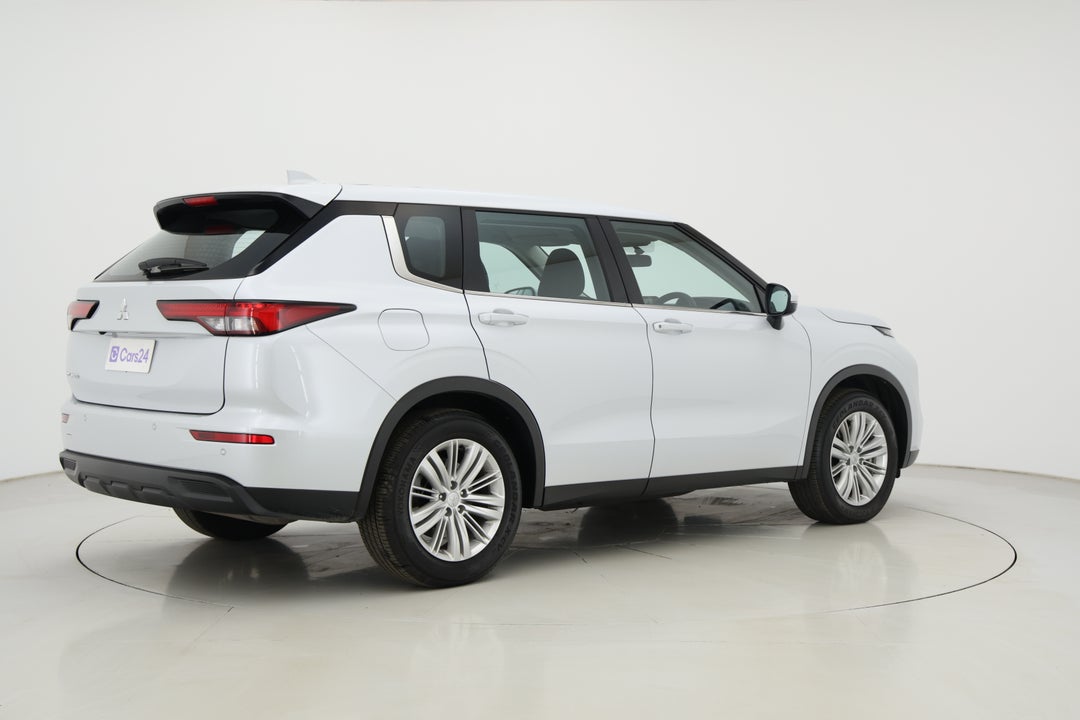 2024 Mitsubishi Outlander Es 7 Seat (2WD), Automatic, 27208 km, Right Back Diagonal (45- Degree) View