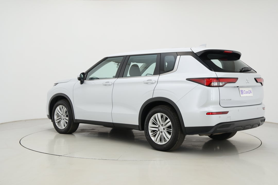 2024 Mitsubishi Outlander Es 7 Seat (2WD), Automatic, 27208 km, Left Back Diagonal (45- Degree) View