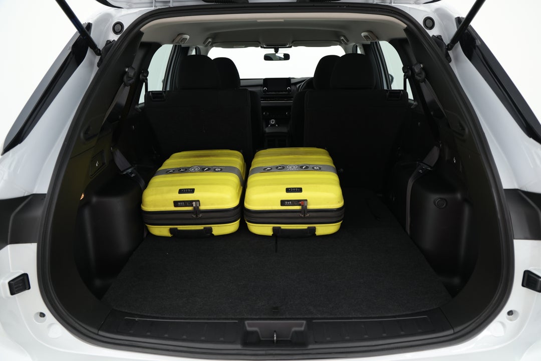 2024 Mitsubishi Outlander Es 7 Seat (2WD), Automatic, 27208 km, Boot Inside View with Luggage