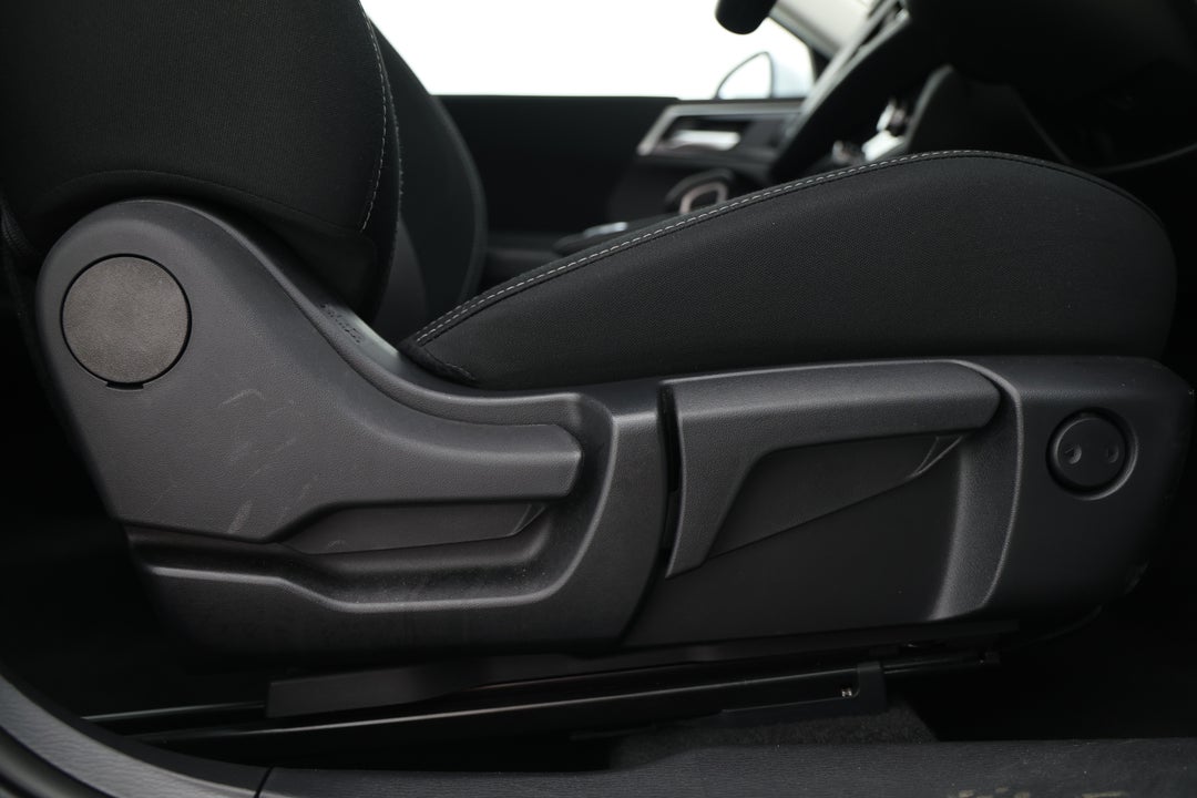 2024 Mitsubishi Outlander Es 7 Seat (2WD), Automatic, 27208 km, Drivers Side Adjustment Panel