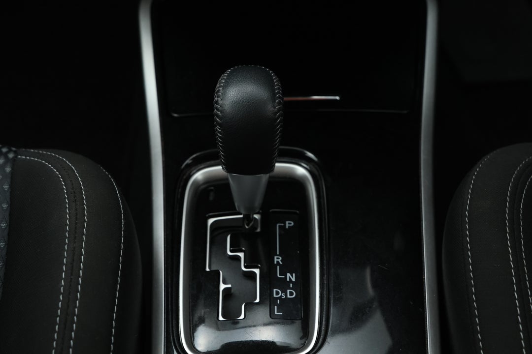 2021 Mitsubishi Outlander Es 7 Seat (2WD), Automatic, 82352 km, Gear Lever 