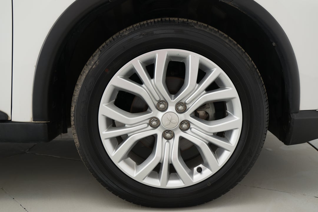 2021 Mitsubishi Outlander Es 7 Seat (2WD), Automatic, 82352 km, Right Front Wheel