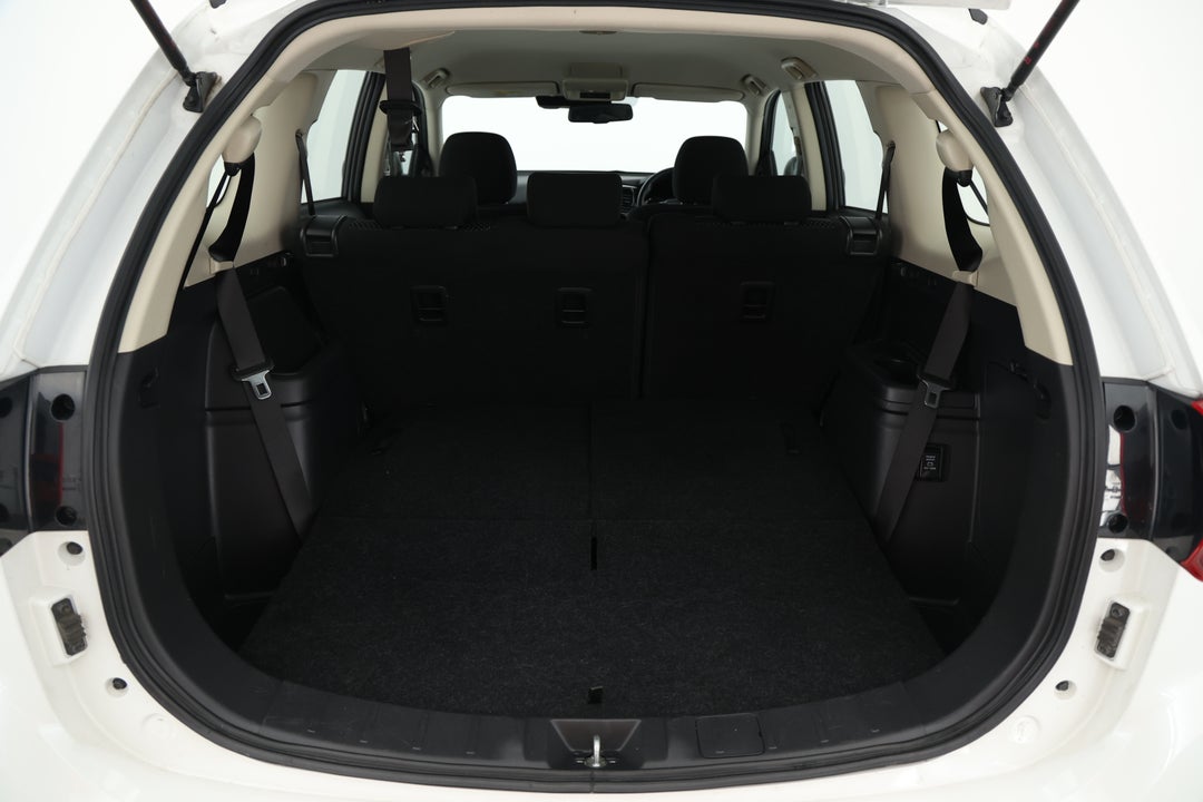 2021 Mitsubishi Outlander Es 7 Seat (2WD), Automatic, 82352 km, Boot Inside View